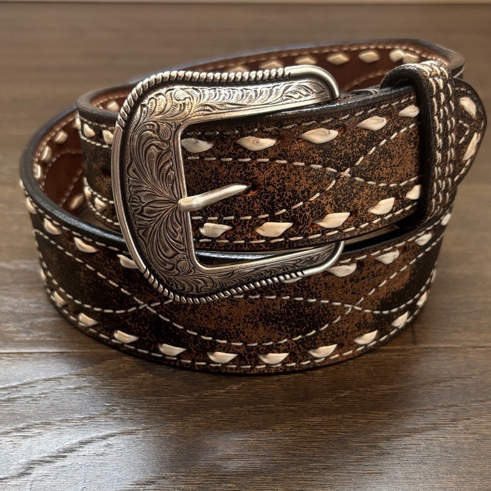 3D Belt Company Genuine Leather, white buck stitched embossed silvertone buckle